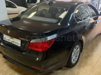 Usado BMW 530 231 CV (169 kW) 2005 Negro Berlina