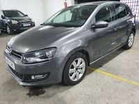 Usado VW Polo Advance 85 CV (62 kW) 2009 Gris / plata Utilitario