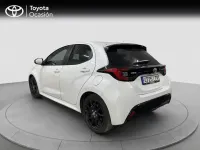 Usado Toyota Yaris Hybrid Plus 116 CV (85 kW) 2022 Blanco perlado ice Berlina