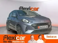 Usado Hyundai i10 67 CV (49 kW) 2024 Gris Utilitario