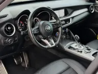 Usado Alfa Romeo Stelvio Sprint 190 CV (139 kW) 2021 Gris / plata SUV