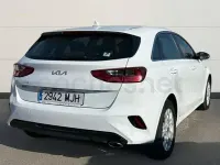 Usado Kia Ceed 136 CV (100 kW) 2023 Blanco Utilitario