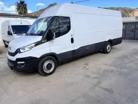 Usado Iveco Daily 170 CV (125 kW) 2018 Blanco Van