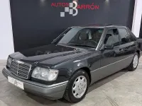 Usado Mercedes E300 136 CV (100 kW) 1993 Gris / plata Berlina