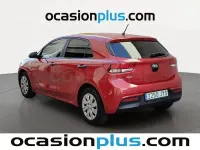 Usado Kia Rio 84 CV (61 kW) 2017 Rojo Berlina