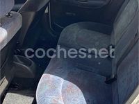 Usado Peugeot 206 70 CV (51 kW) 2001 Gris / plata Berlina