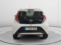 Usado Toyota Aygo X-play 72 CV (52 kW) 2017 Blanco Utilitario