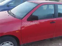 Usado Seat Ibiza 60 CV (44 kW) 1999 Rojo Utilitario