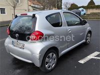 Usado Toyota Aygo 54 CV (39 kW) 2007 Gris / plata Utilitario