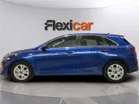Usado Kia Ceed 136 CV (100 kW) 2023 Azul Utilitario