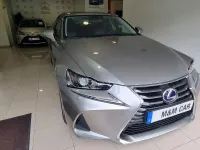 Usado Lexus IS300h Executive Line 223 CV (164 kW) 2018 Gris / plata Berlina