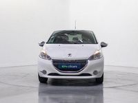 Usado Peugeot 208 Style 82 CV (60 kW) 2014 Blanco Utilitario