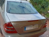 Usado Mercedes E220 Elegance 150 CV (110 kW) 2007 Gris / plata Berlina