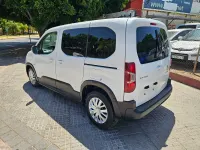 Usado Peugeot Rifter Active 100 CV (73 kW) 2020 Blanco Monovolumen