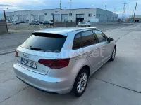 Usado Audi A3 Attraction 105 CV (77 kW) 2013 Gris / plata Berlina
