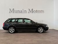Usado Audi A4 110 CV (80 kW) 1999 Negro Familiar