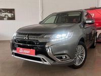 Usado Mitsubishi Outlander P-HEV 224 CV (164 kW) 2019 Gris / plata SUV