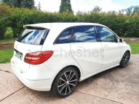 Usado Mercedes B180 109 CV (80 kW) 2014 Blanco Monovolumen