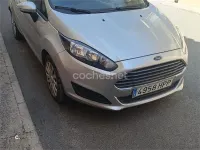 Usado Ford Fiesta Trend 75 CV (55 kW) 2013 Gris / plata Berlina