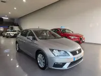 Usado Seat Leon Reference 115 CV (84 kW) 2018 Gris / plata Berlina