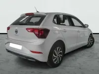 Usado VW Polo 95 CV (69 kW) 2023 Gris Utilitario