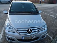 Usado Mercedes B180 109 CV (80 kW) 2011 Gris / plata Monovolumen