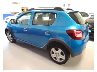 Usado Dacia Sandero Stepway 90 CV (66 kW) 2013 Azul Utilitario