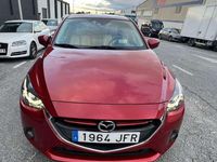 Usado Mazda 2 90 CV (66 kW) 2015 Rojo Utilitario