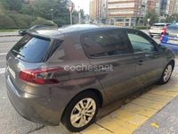 Usado Peugeot 308 Active 130 CV (95 kW) 2018 Gris / plata Berlina
