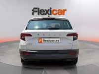 Usado Skoda Karoq Ambition 150 CV (110 kW) 2021 Blanco SUV