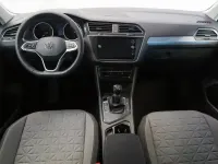 Usado VW Tiguan Life 123 CV (90 kW) 2023 Gris / plata SUV