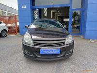 Usado Opel Astra GTC 110 CV (80 kW) 2011 Negro Berlina