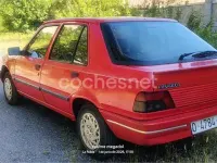 Usado Peugeot 309 65 CV (47 kW) 1993 Rojo Utilitario