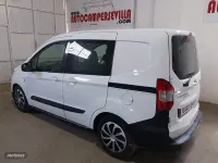 Usado Ford Courier Trend 75 CV (55 kW) 2019 Blanco Monovolumen