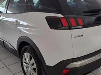 Usado Peugeot 3008 Active 131 CV (96 kW) 2017 Blanco