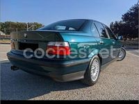 Usado BMW 320 Sport Line 150 CV (110 kW) 1996 Verde Berlina