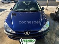 Usado Peugeot 206 75 CV (55 kW) 2005 Azul Berlina