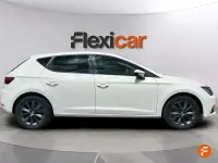 Usado Seat Leon Style 130 CV (95 kW) 2018 Blanco