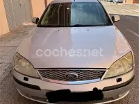 Usado Ford Mondeo Trend 115 CV (84 kW) 2006 Gris / plata Berlina
