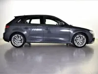 Usado Audi A3 S-Line 116 CV (85 kW) 2019 Gris Berlina