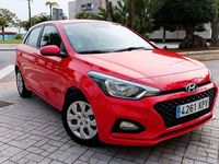 Usado Hyundai i20 75 CV (55 kW) 2018 Granate Berlina
