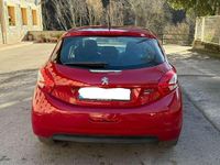 Usado Peugeot 208 Active 92 CV (67 kW) 2014 Rojo Utilitario