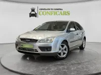 Usado Ford Focus Trend 109 CV (80 kW) 2006 Gris / plata Berlina