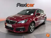 Usado Peugeot 308 131 CV (96 kW) 2019 Rojo Berlina