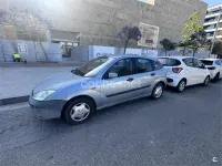Usado Ford Focus Trend 100 CV (73 kW) 2004 Gris / plata Berlina