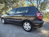 Usado Nissan Almera Comfort 90 CV (66 kW) 2001 Negro Berlina