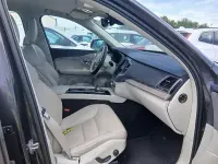 Usado Volvo XC90 Core 235 CV (172 kW) 2023 Gris / plata SUV
