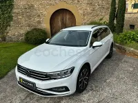 Begagnad VW Passat Executive 150 HK (110 kW) 2022 Vit Kombi