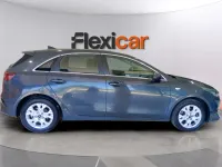 Usado Kia Ceed 136 CV (100 kW) 2023 Gris Utilitario