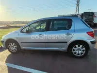 Usado Peugeot 307 110 CV (80 kW) 2006 Gris / plata Berlina